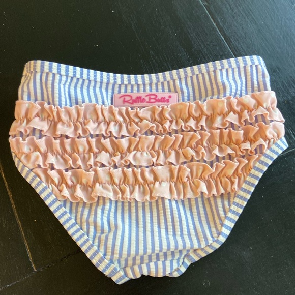 Ruffle Butts swim bottom.   Girls size 5 - Picture 1 of 7